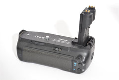 Used Canon BG-E7 Battery Grip